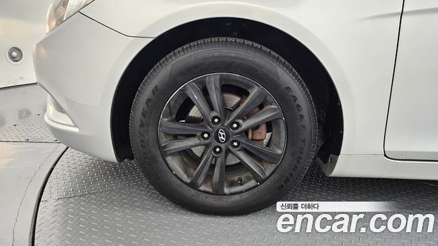 Hyundai Sonata 2010 — photo 5