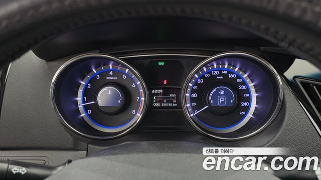 Hyundai Sonata 2010 — photo 8