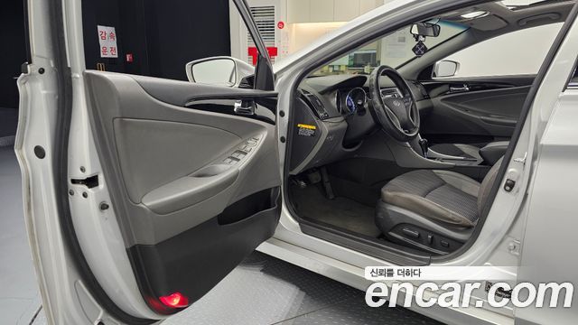 Hyundai Sonata 2010 — photo 10
