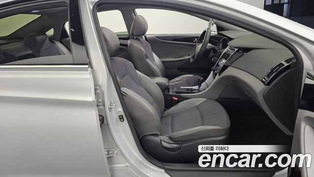 Hyundai Sonata 2010 — photo 12