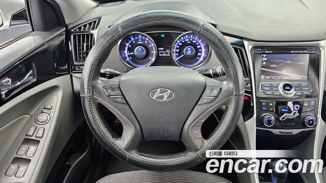 Hyundai Sonata 2010 — photo 13