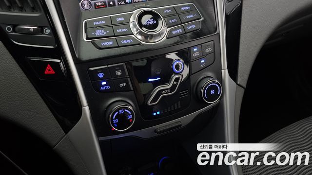 Hyundai Sonata 2010 — photo 18