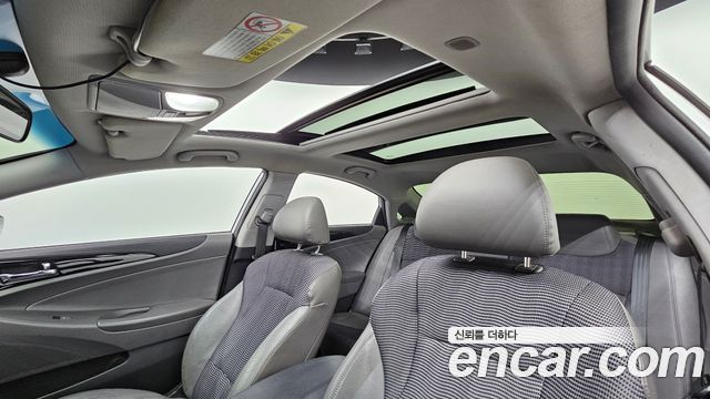 Hyundai Sonata 2010 — photo 19
