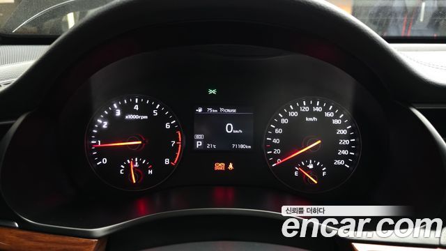 Kia K7 2016 — photo 11