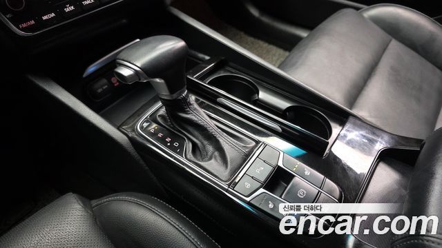 Kia K7 2016 — photo 12