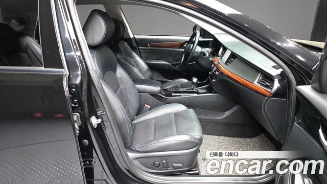 Kia K7 2016 — photo 17