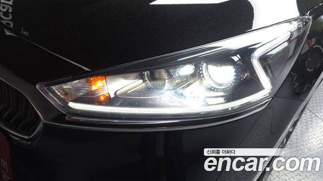 Kia K7 2016 — photo 8