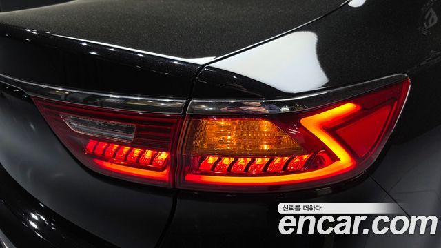 Kia K7 2016 — photo 9