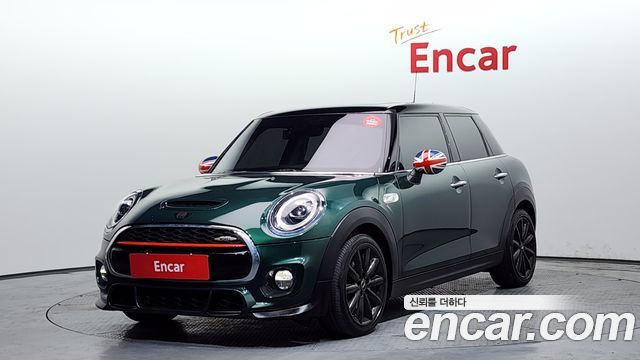 Mini Cooper 2019 — photo 1