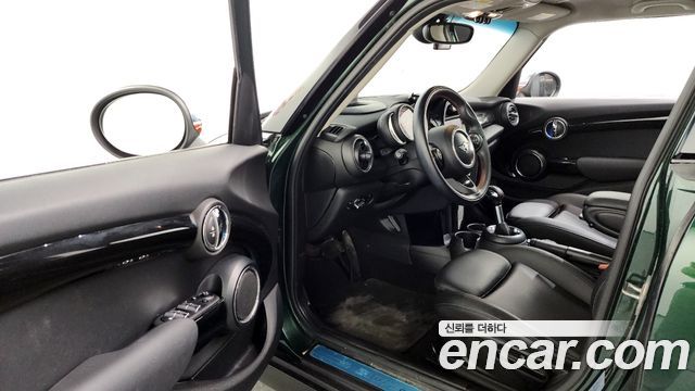 Mini Cooper 2019 — photo 13