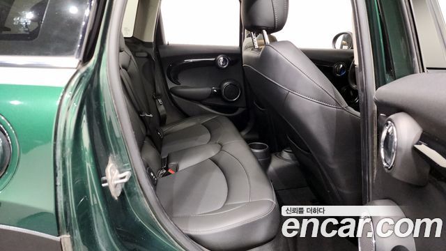 Mini Cooper 2019 — photo 18