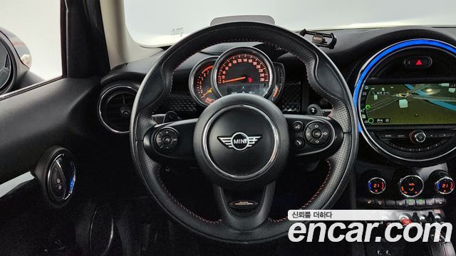 Mini Cooper 2019 — photo 19