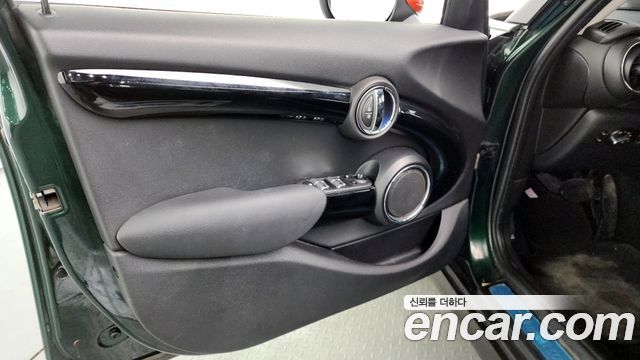 Mini Cooper 2019 — photo 14