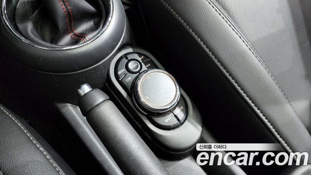 Mini Cooper 2019 — photo 27
