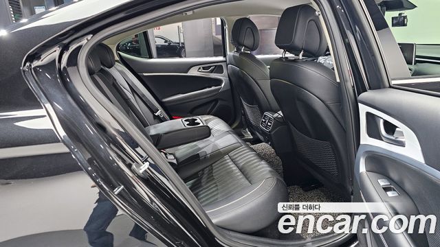 Genesis G70 2019 — photo 11