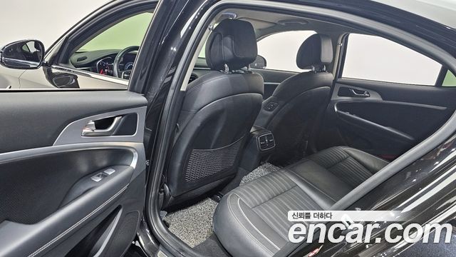 Genesis G70 2019 — photo 12