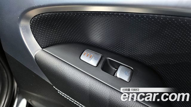 Genesis G70 2019 — photo 19