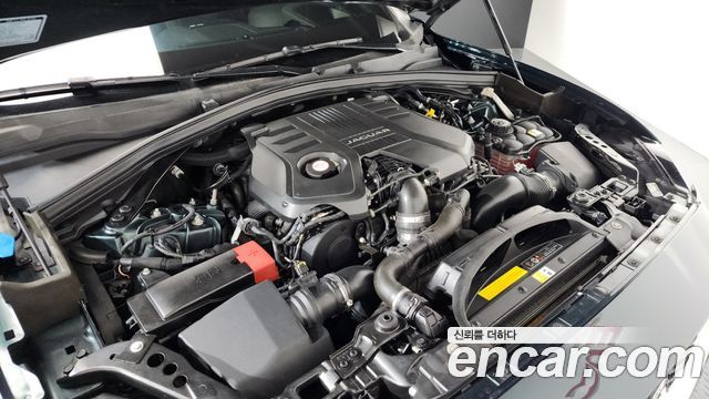 Jaguar F-PACE 2017 — photo 6