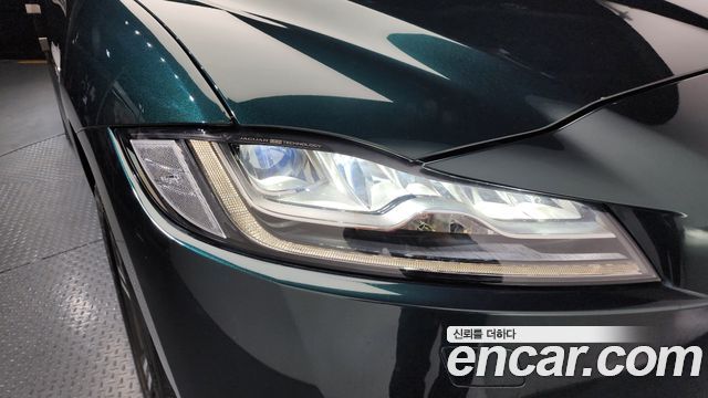 Jaguar F-PACE 2017 — photo 8