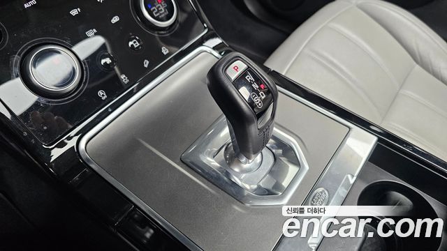 Land Rover Range Rover Evoque 2022 — photo 12