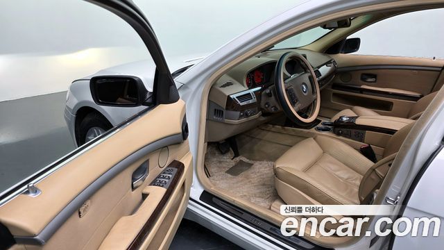 BMW 7-Series 2004 — photo 10