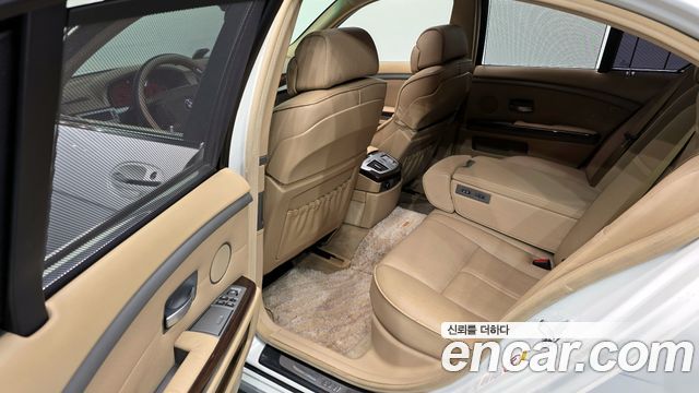 BMW 7-Series 2004 — photo 11