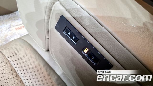 BMW 7-Series 2004 — photo 17