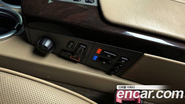 BMW 7-Series 2004 — photo 18