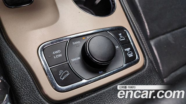 Jeep Cherokee 2015 — photo 16