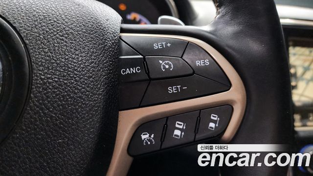 Jeep Cherokee 2015 — photo 18