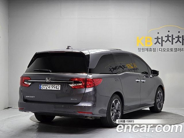 Honda Odyssey 2022 — photo 2