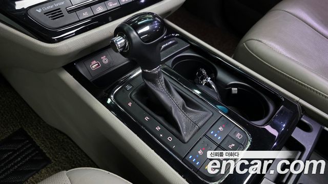 Kia Canival 2016 — photo 12