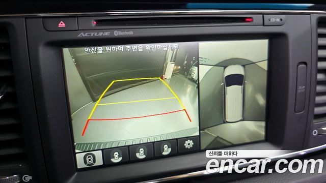 Kia Canival 2016 — photo 22