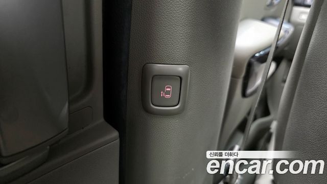 Kia Canival 2016 — photo 23