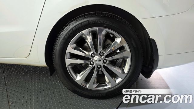 Kia Canival 2016 — photo 7