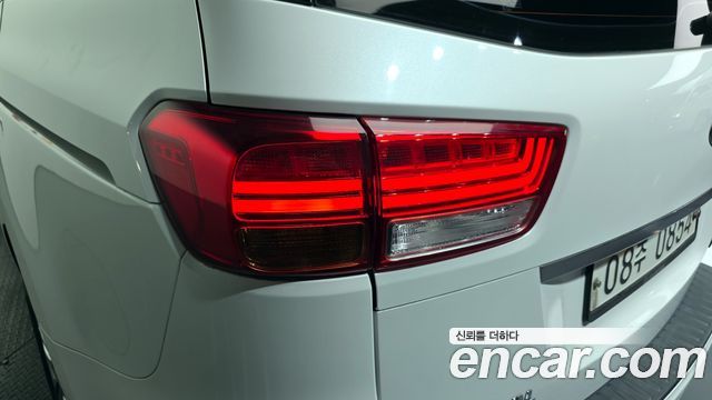 Kia Canival 2016 — photo 9