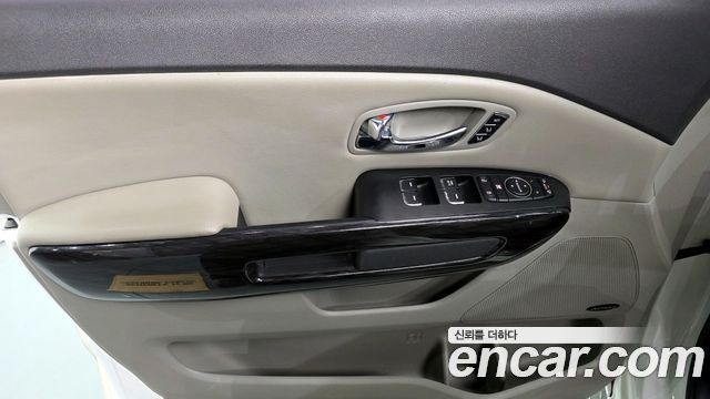 Kia Canival 2016 — photo 14