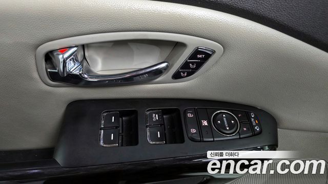 Kia Canival 2016 — photo 29