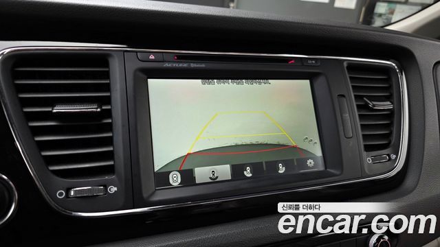 Kia Canival 2016 — photo 32
