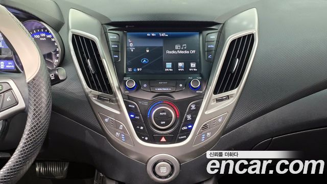 Hyundai Veloster 2015 — photo 16