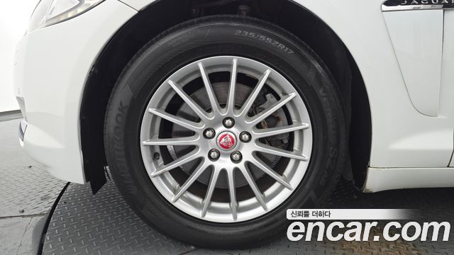 Jaguar XF 2014 — photo 5