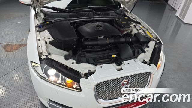 Jaguar XF 2014 — photo 6