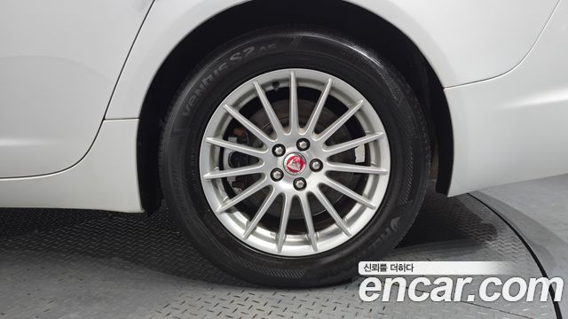 Jaguar XF 2014 — photo 7