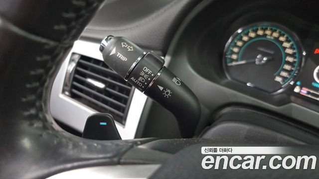 Jaguar XF 2014 — photo 35