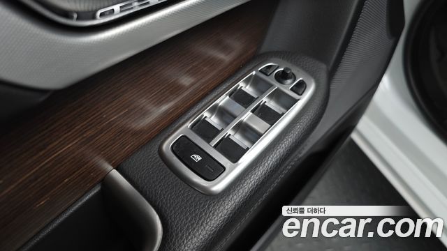 Jaguar XF 2014 — photo 36