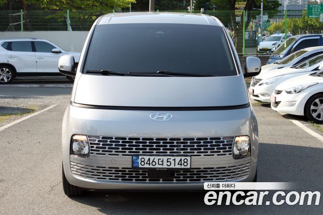 Hyundai Staria 2023 — photo 2