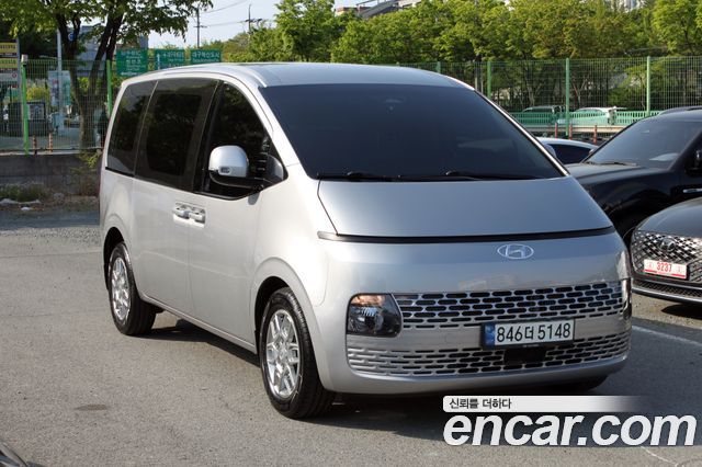 Hyundai Staria 2023 — photo 3