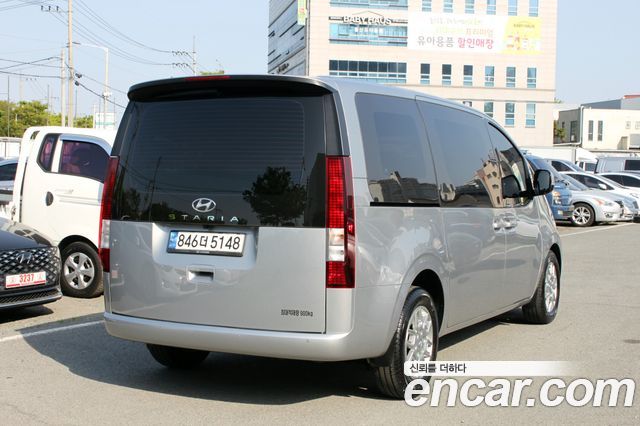 Hyundai Staria 2023 — photo 4