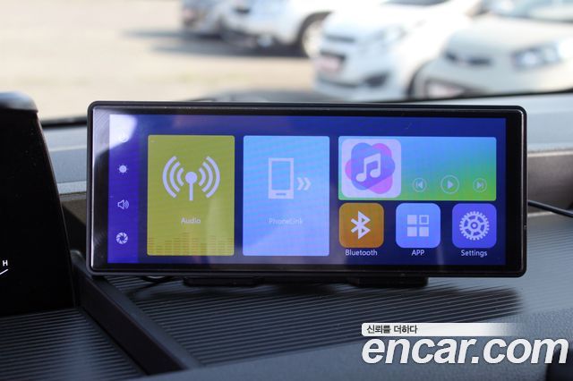 Hyundai Staria 2023 — photo 9