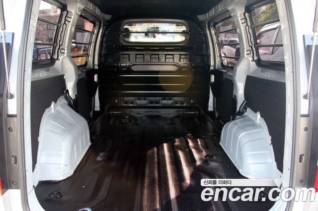 Hyundai Staria 2023 — photo 17